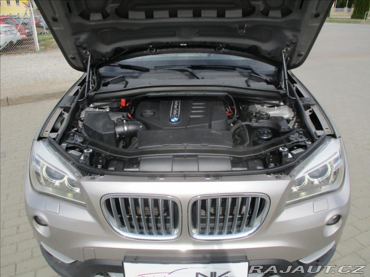BMW X1 2,0 xDrive18d Futura Pano 2013