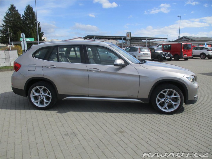BMW X1 2,0 xDrive18d Futura Pano 2013