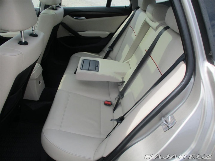 BMW X1 2,0 xDrive18d Futura Pano 2013
