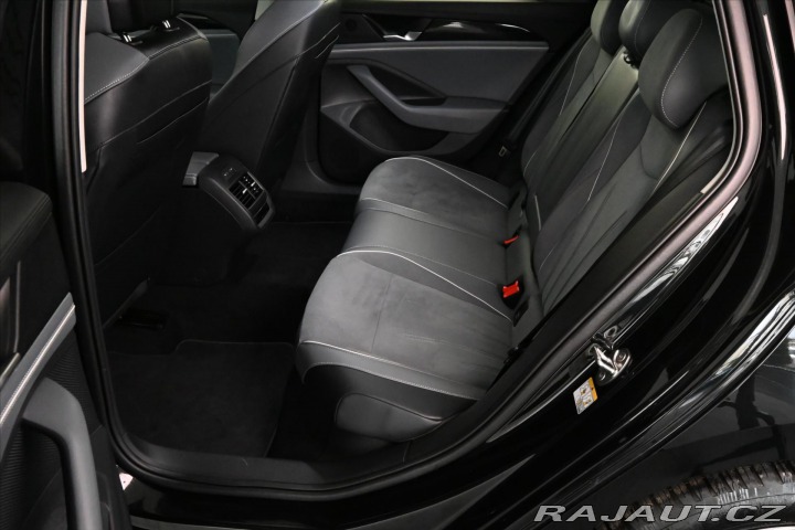 Volkswagen Passat 2,0 TDi 110kW DSG Busines 2024