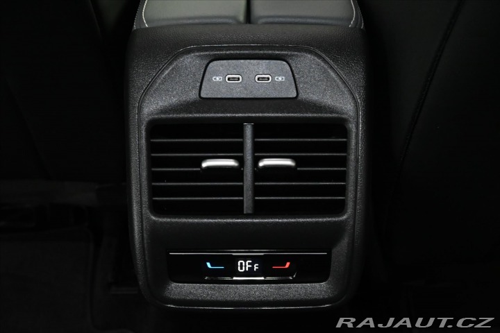 Volkswagen Passat 2,0 TDi 110kW DSG Busines 2024