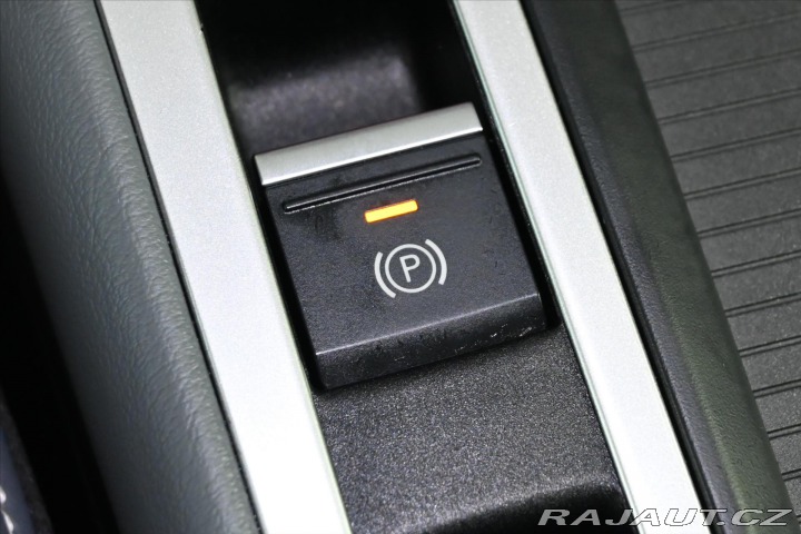 Volkswagen Passat 2,0 TDi 110kW DSG Busines 2024