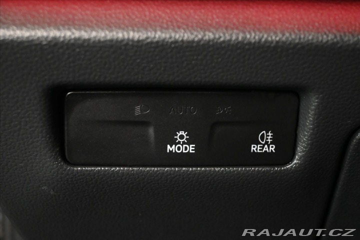 Volkswagen Passat 2,0 TDi 110kW DSG Busines 2024