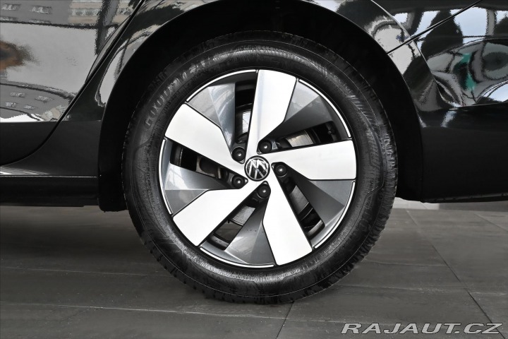 Volkswagen Passat 2,0 TDi 110kW DSG Busines 2024