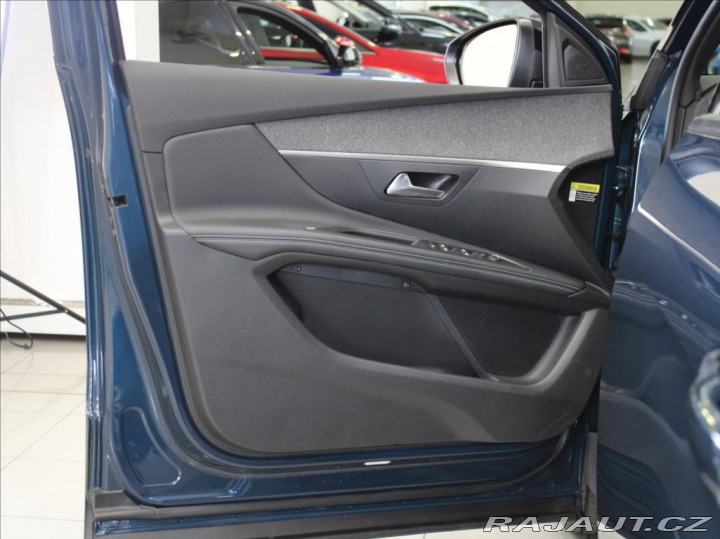 Peugeot 3008 1,6 HYBRID 225k. AKČNÍ CE 2023