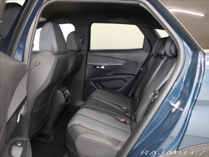 Peugeot 3008 1,6 HYBRID 225k. AKČNÍ CE 2023