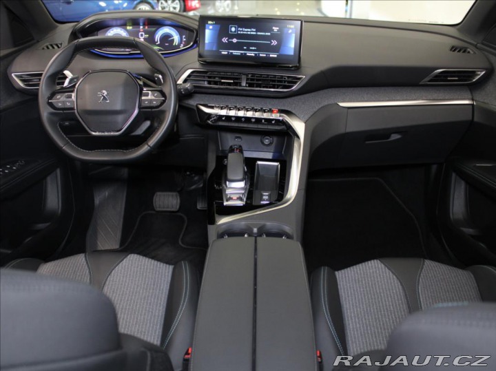 Peugeot 3008 1,6 HYBRID 225k. AKČNÍ CE 2023