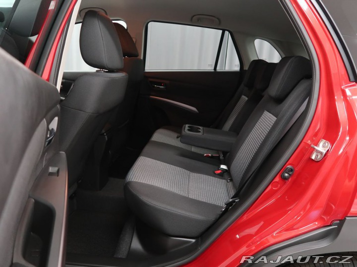 Suzuki S-Cross 1,4 Premium 4x4-vůz do vý 2025