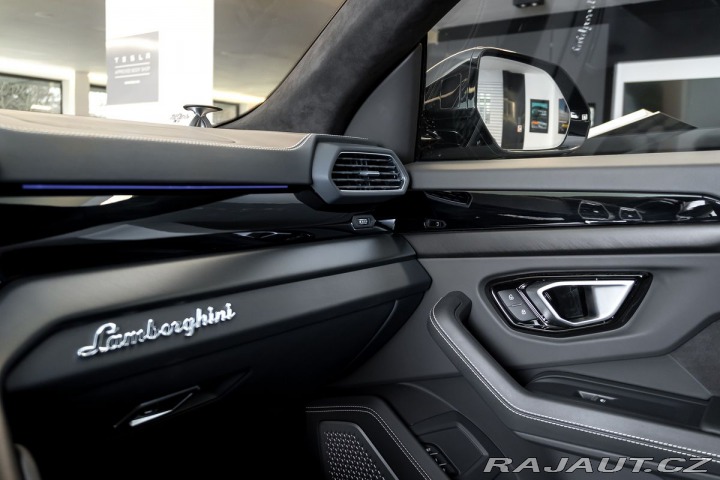 Lamborghini Urus S/Ventilace/Panorama/B&am 1800