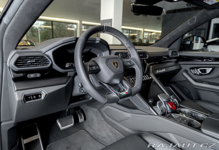 Lamborghini Urus S/Ventilace/Panorama/B&am 1800
