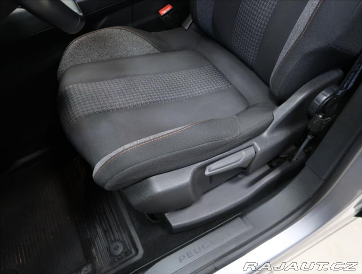 Peugeot 5008 1,2 i ACTIVE PureTech 13 2018
