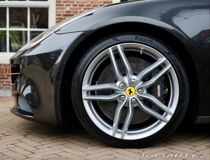 Ferrari FF 6.3 V12 4x4 *V záruke*Zd 2012