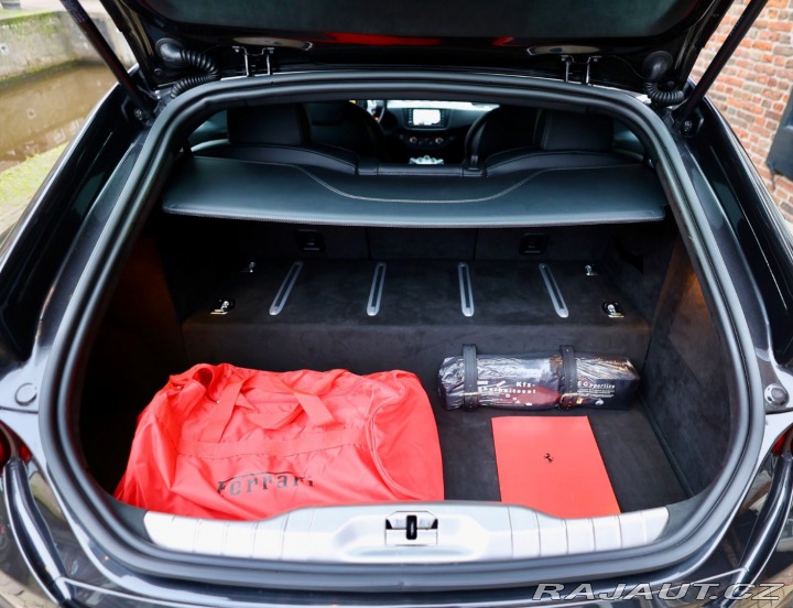 Ferrari FF 6.3 V12 4x4 *V záruke*Zd 2012