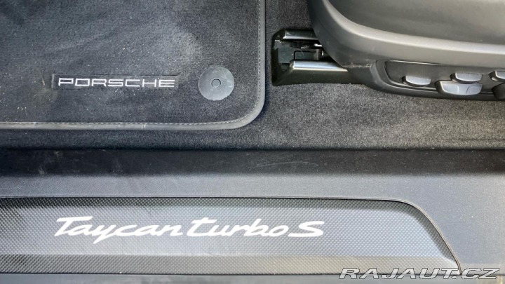 Porsche Taycan Turbo S 2022