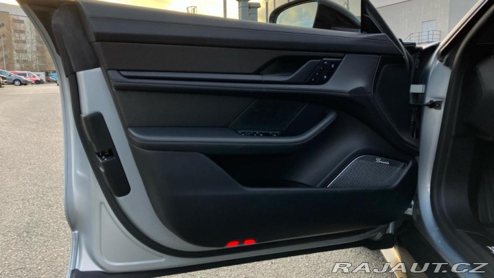 Porsche Taycan Turbo S 2022