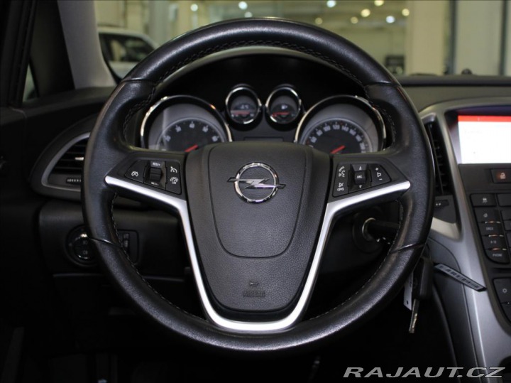 Opel Astra 1,6 Turbo 125kW AT 1.maji 2015