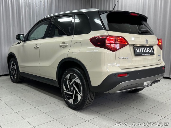 Suzuki Vitara 1,4 Elegance 4x4. Zimní k 2026