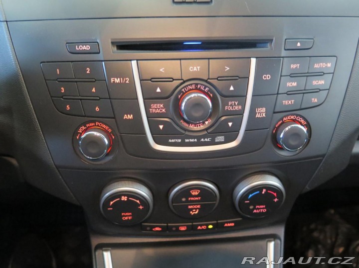 Mazda 5 1.8 klima,7mís,xenon,výhř 2013