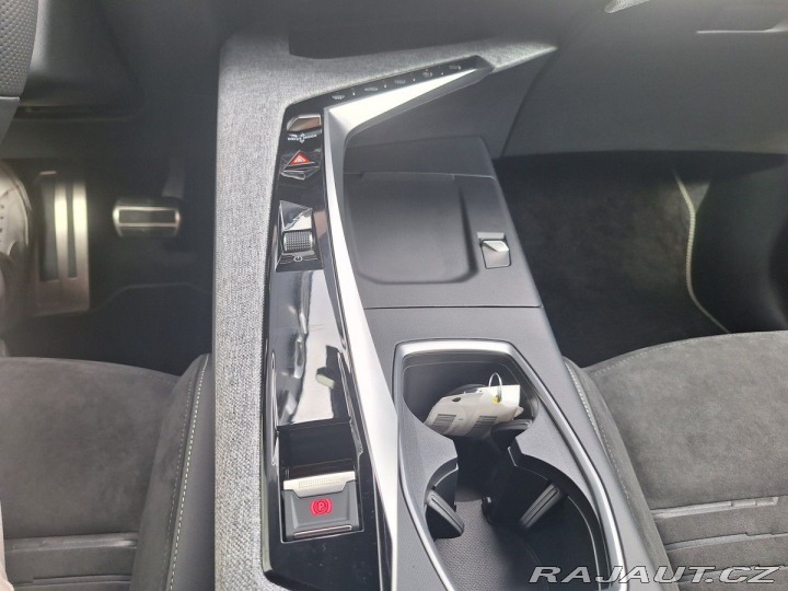 Peugeot 3008 GT Hybrid 145 e-DCS6 2025
