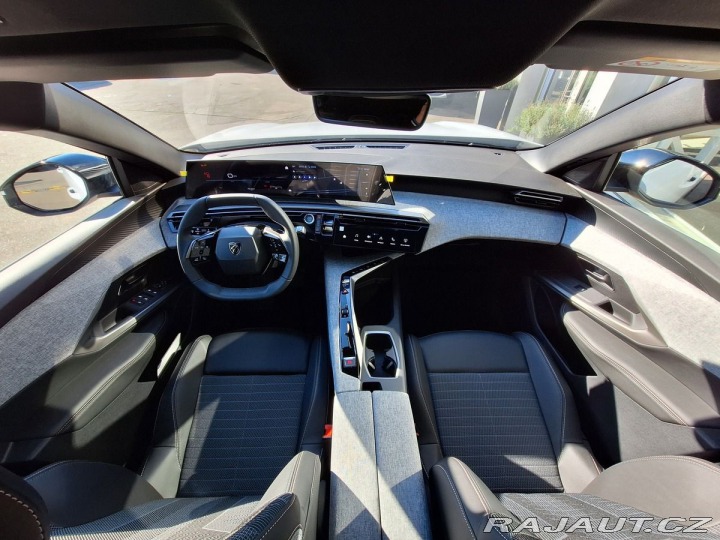 Peugeot 5008 ALLURE Hybrid 136 e-DCS6 2025
