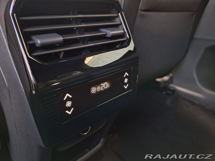 Peugeot 5008 ALLURE Hybrid 136 e-DCS6 2025
