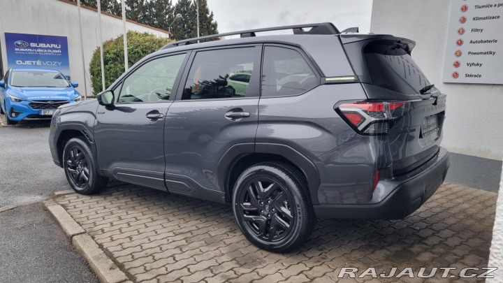 Subaru Forester 2,0i CVT FIELD - předvádě 2025