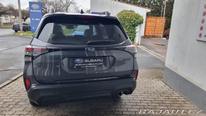 Subaru Forester 2,0i CVT FIELD - předvádě 2025