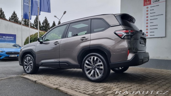 Subaru Forester 2,0i CVT TOURING + kola Z 2025