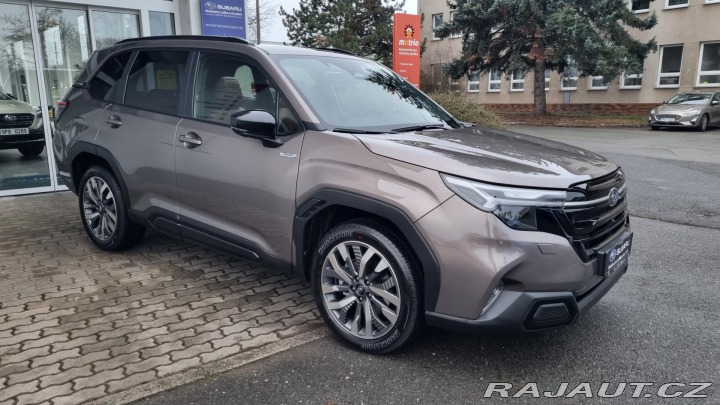Subaru Forester 2,0i CVT TOURING + kola Z 2025