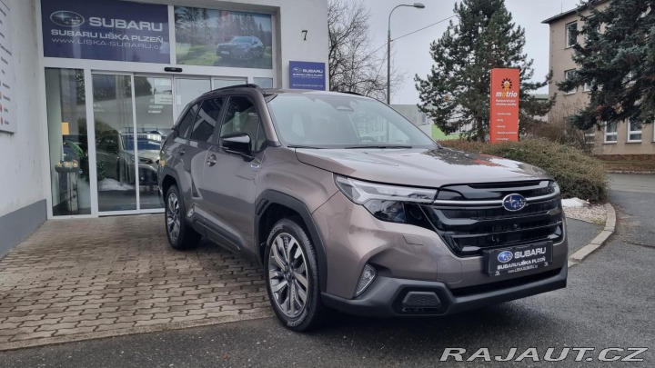 Subaru Forester 2,0i CVT TOURING + kola Z 2025