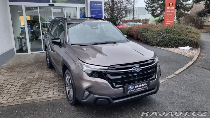 Subaru Forester 2,0i CVT TOURING + kola Z 2025