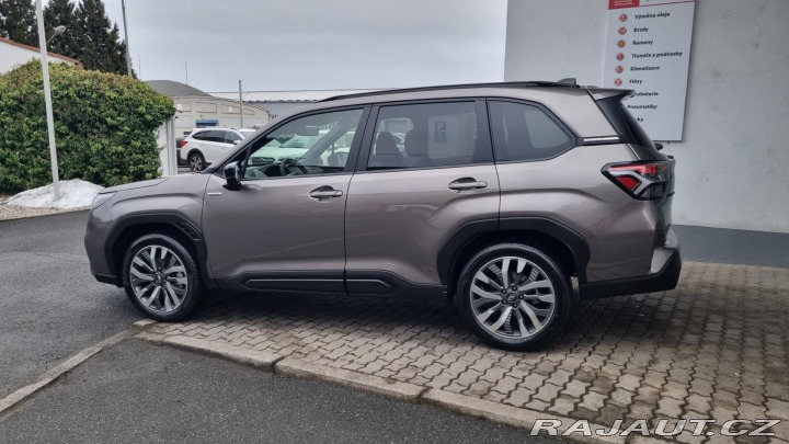 Subaru Forester 2,0i CVT TOURING + kola Z 2025