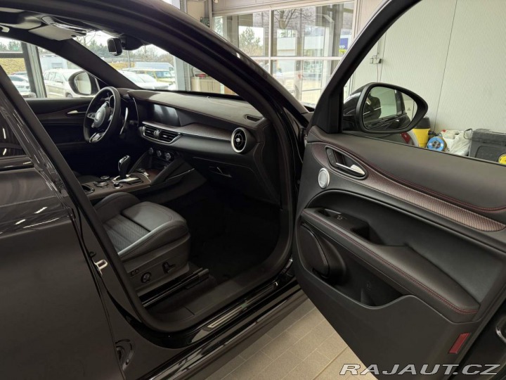 Alfa Romeo Stelvio Quadrifoglio Supersport 2 2024