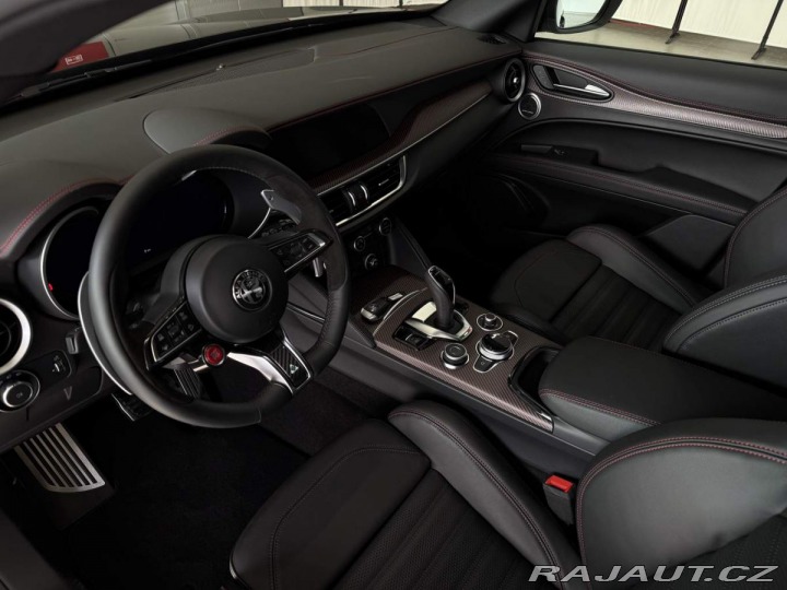 Alfa Romeo Stelvio Quadrifoglio Supersport 2 2024