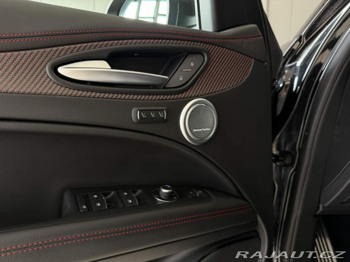 Alfa Romeo Stelvio Quadrifoglio Supersport 2 2024