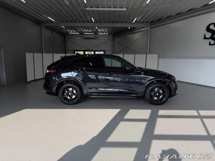 Alfa Romeo Stelvio Quadrifoglio Supersport 2 2024
