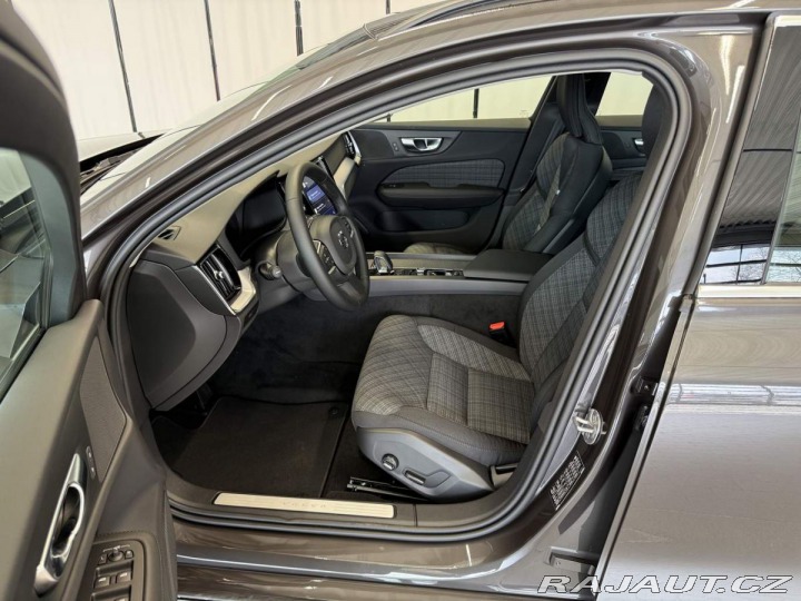 Volvo V60 B4 2.0L 197+14 HP AT7 FWD 2025