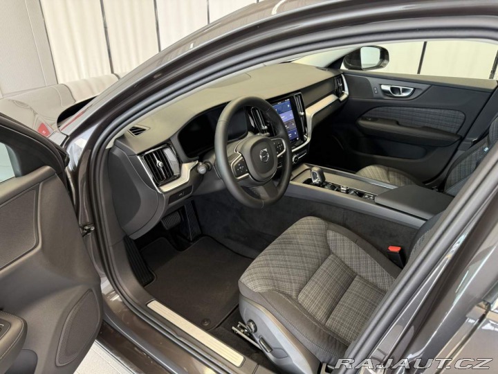 Volvo V60 B4 2.0L 197+14 HP AT7 FWD 2025