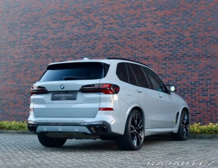BMW X5 M60i xDrive 4.4 V8 M SPO 2023