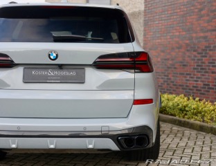 BMW X5 M60i xDrive 4.4 V8 M SPO 2023