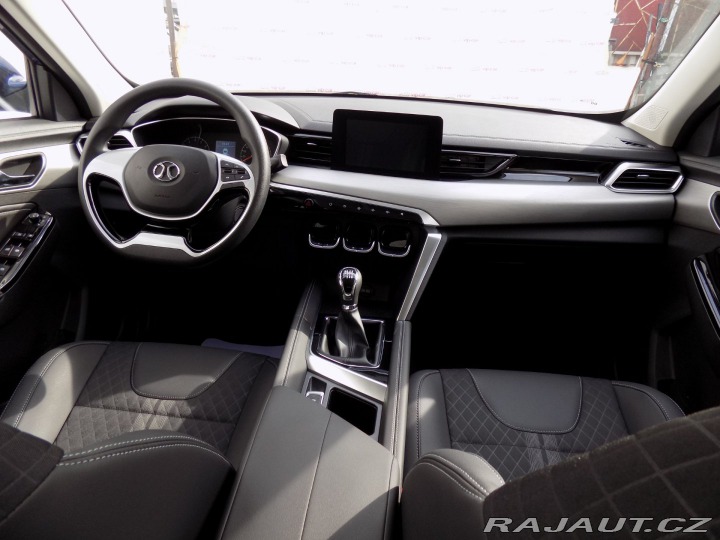 BAIC X3 1.5T/Efficient-LED/DPH/ 2025