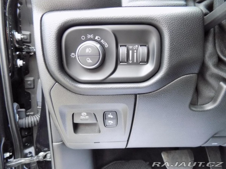 Dodge RAM 1500 5.7HEMI/LARAMIE/LED/ 2019