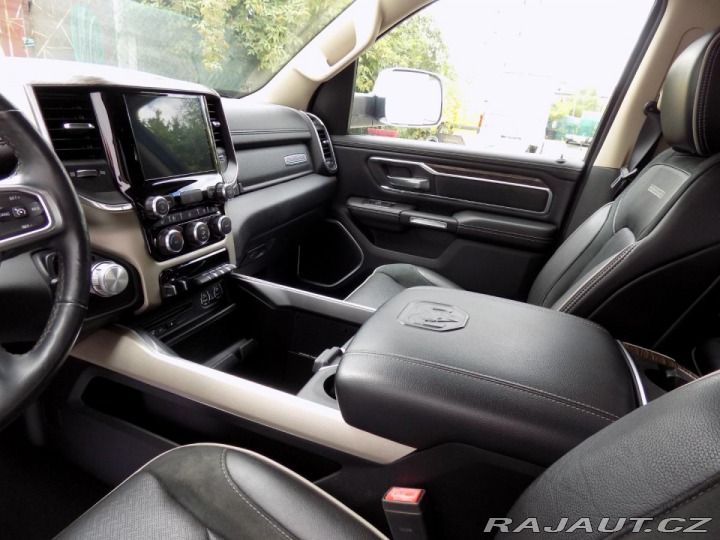 Dodge RAM 1500 5.7HEMI/LARAMIE/LED/ 2019