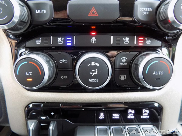 Dodge RAM 1500 5.7HEMI/LARAMIE/LED/ 2019