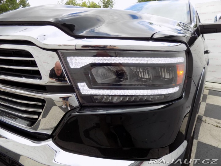 Dodge RAM 1500 5.7HEMI/LARAMIE/LED/ 2019