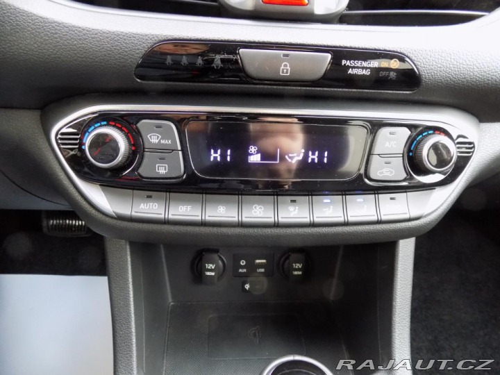 Hyundai i30 1.4 T-GDi rezervace 2017