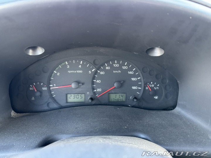 Ford Transit 410L 2,4D 66 KW 7 MÍST 2005