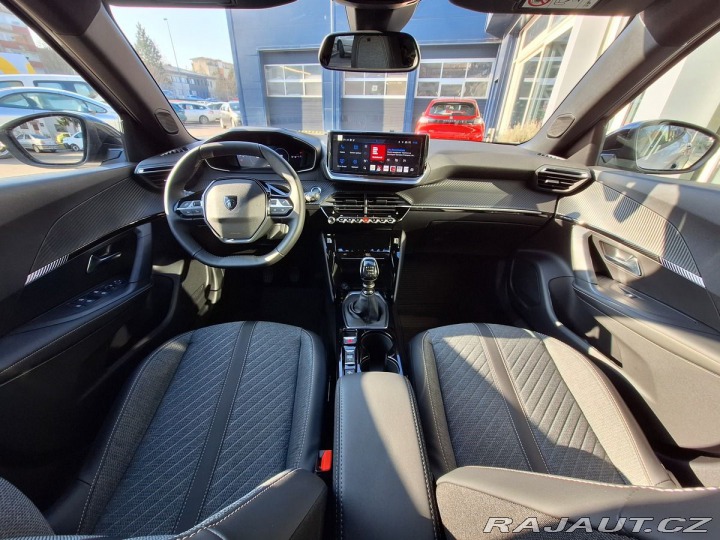 Peugeot 2008 ALLURE 1.2 PT 100K MAN6 2025