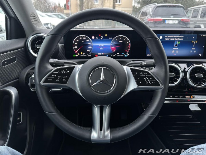 Mercedes-Benz A 200 sedan 2023