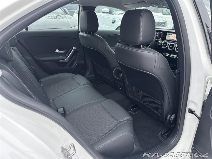 Mercedes-Benz A 200 sedan 2023